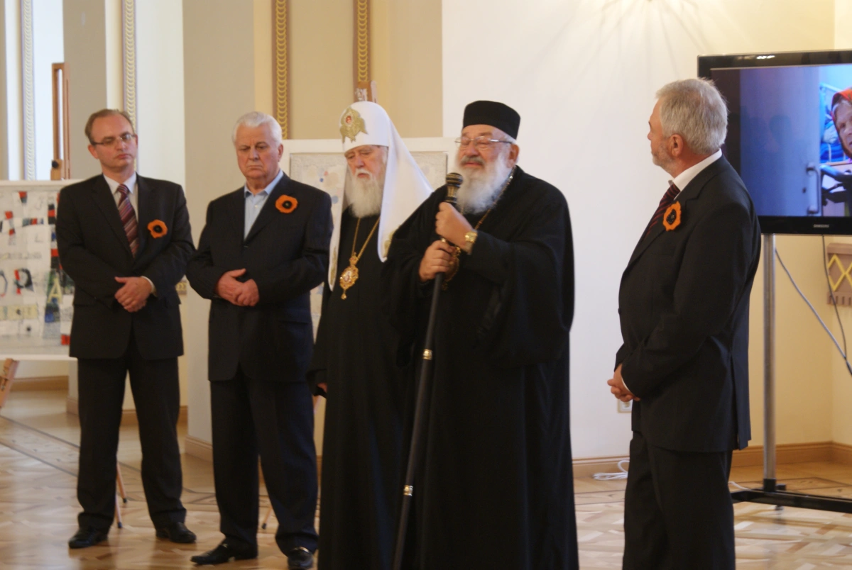 Блаженнішому Любомиру Гузару